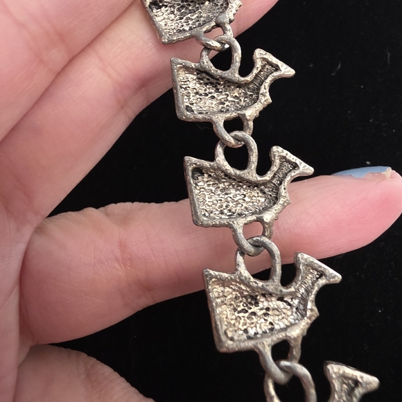 Vintage Egyptian Queen Nefertiti Silver Toned Necklace - Picture 6 of 9